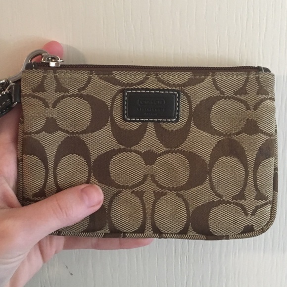 Coach Handbags - Coach Wristlet